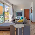 The Patio Over Varenna Апартаменты