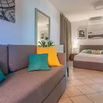 The Patio Over Varenna Апартаменты Перледо