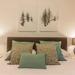 Апартаменты The Patio Over Varenna *