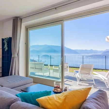 The Patio Over Varenna Appartement *
